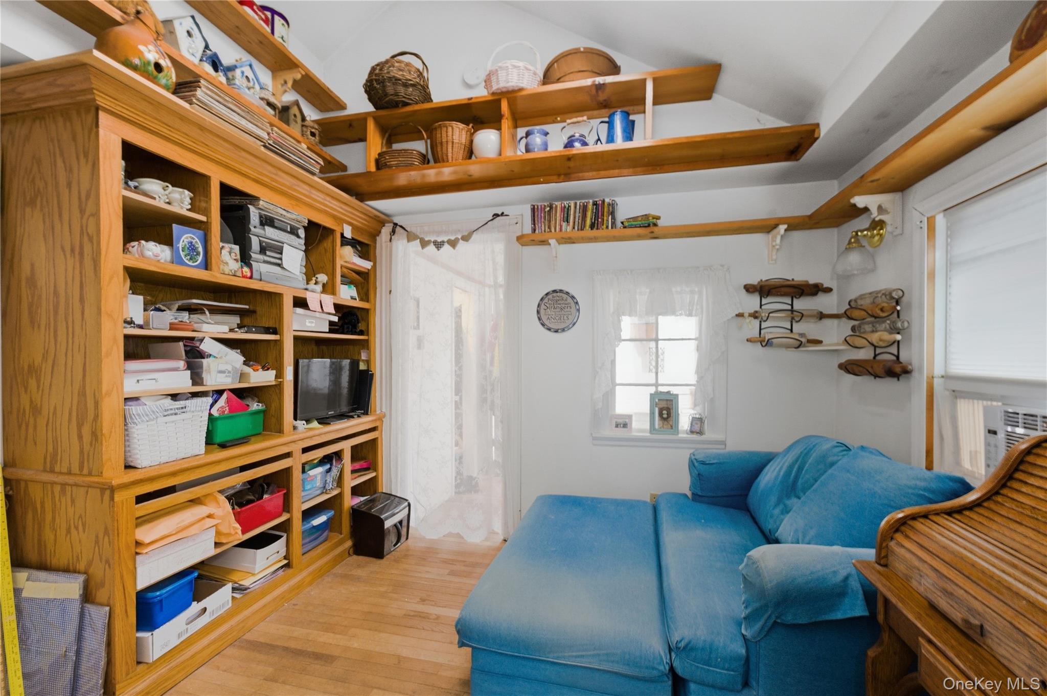 #6 photo, 20 Bristol Street, Huntington , NY 11743