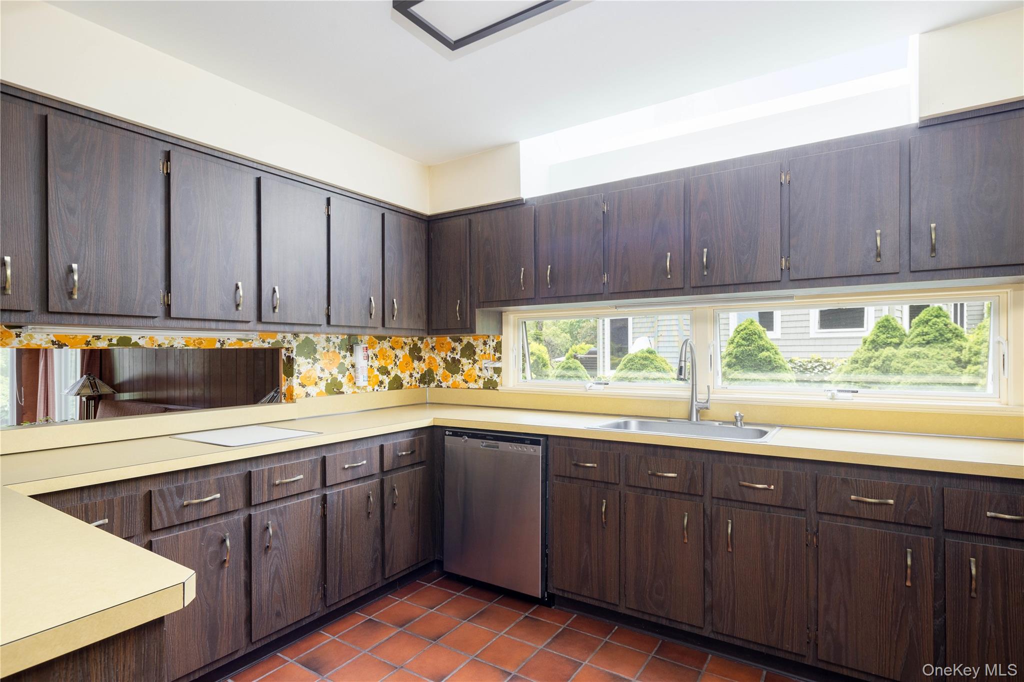 #11 photo, 6 Bay View Drive, מחוז סאפוק Hampton Bays , NY 11946