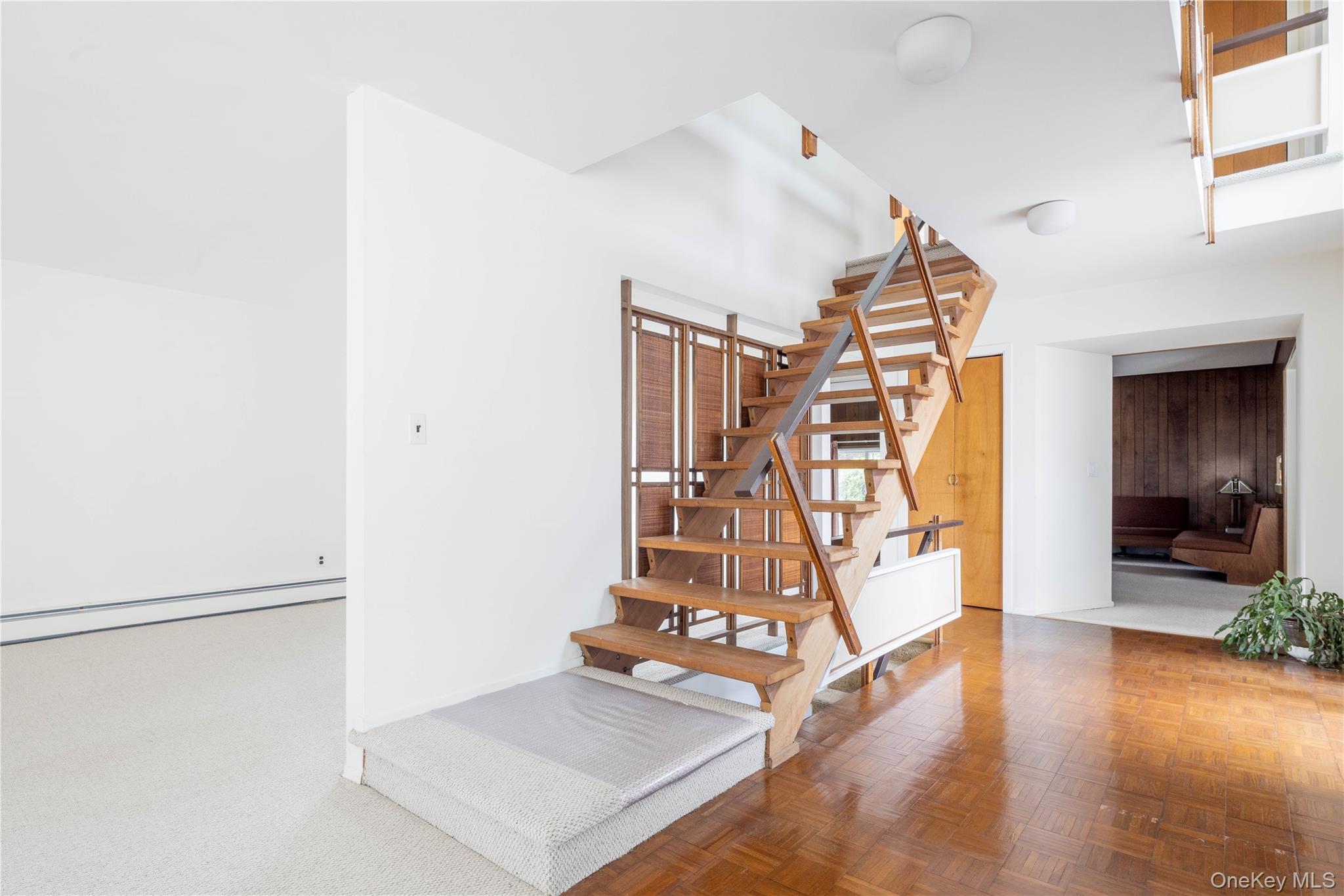 #8 photo, 6 Bay View Drive, מחוז סאפוק Hampton Bays , NY 11946