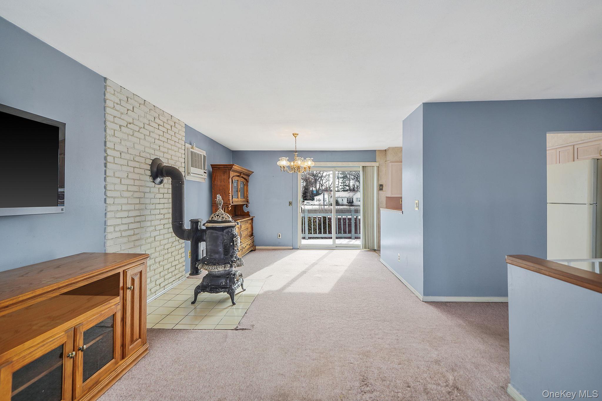 #11 photo, 60 Liberty Avenue, מחוז סאפוק North Babylon , NY 11703