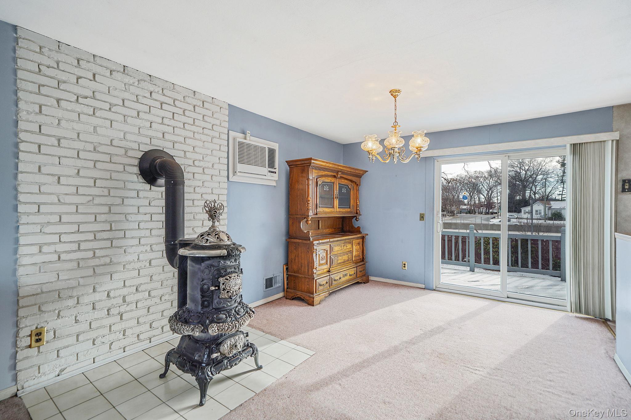 #12 photo, 60 Liberty Avenue, מחוז סאפוק North Babylon , NY 11703