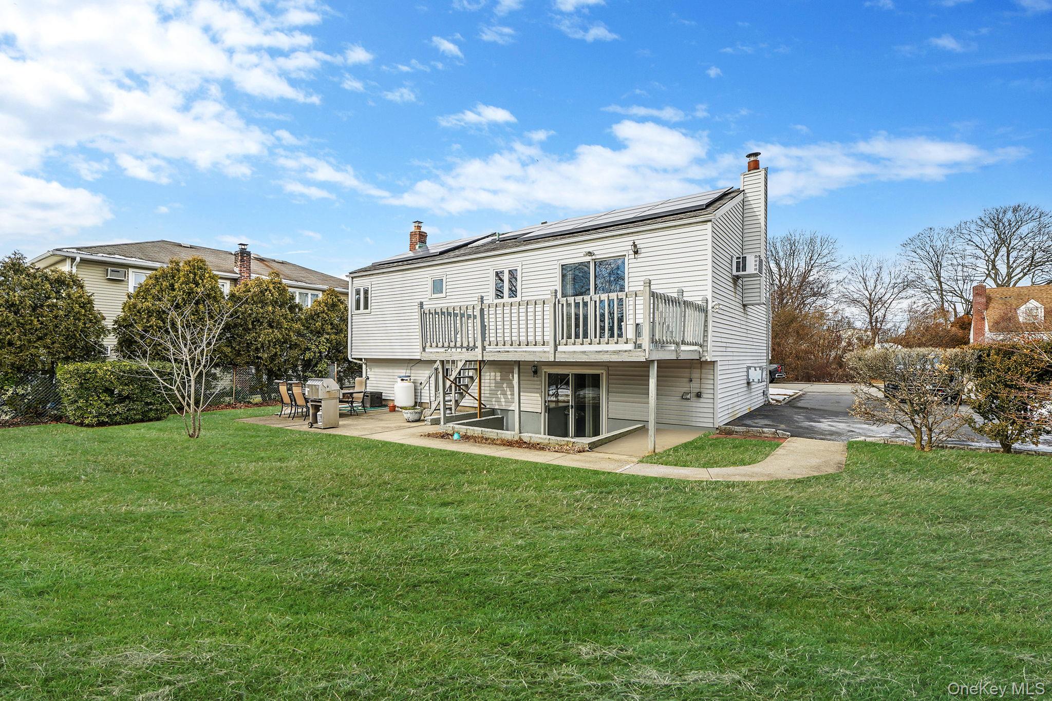 #4 photo, 60 Liberty Avenue, מחוז סאפוק North Babylon , NY 11703