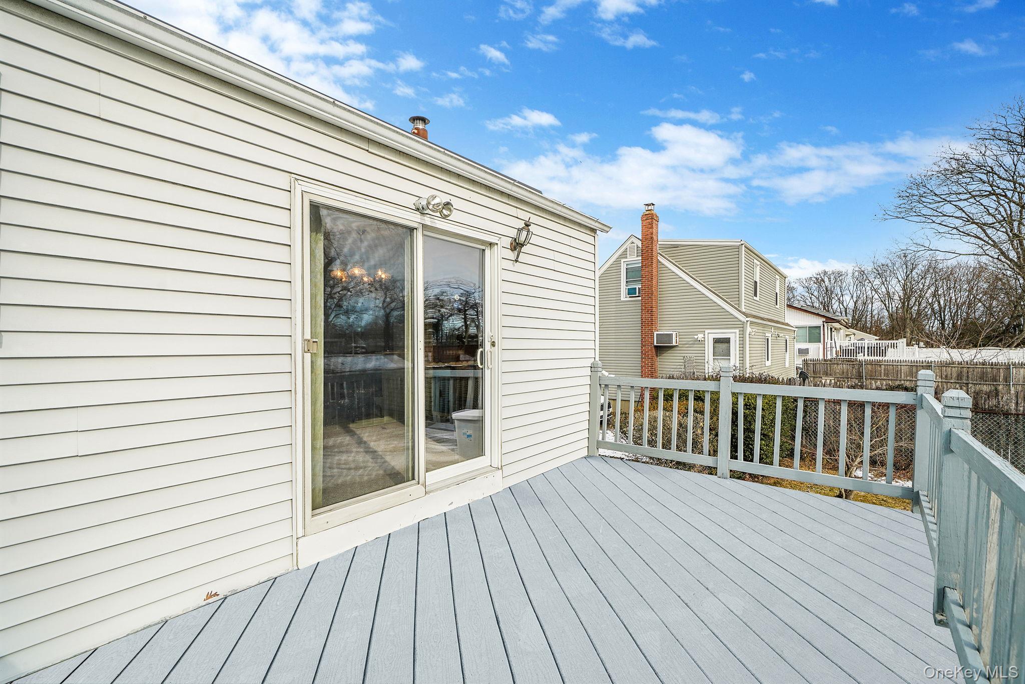 #6 photo, 60 Liberty Avenue, מחוז סאפוק North Babylon , NY 11703