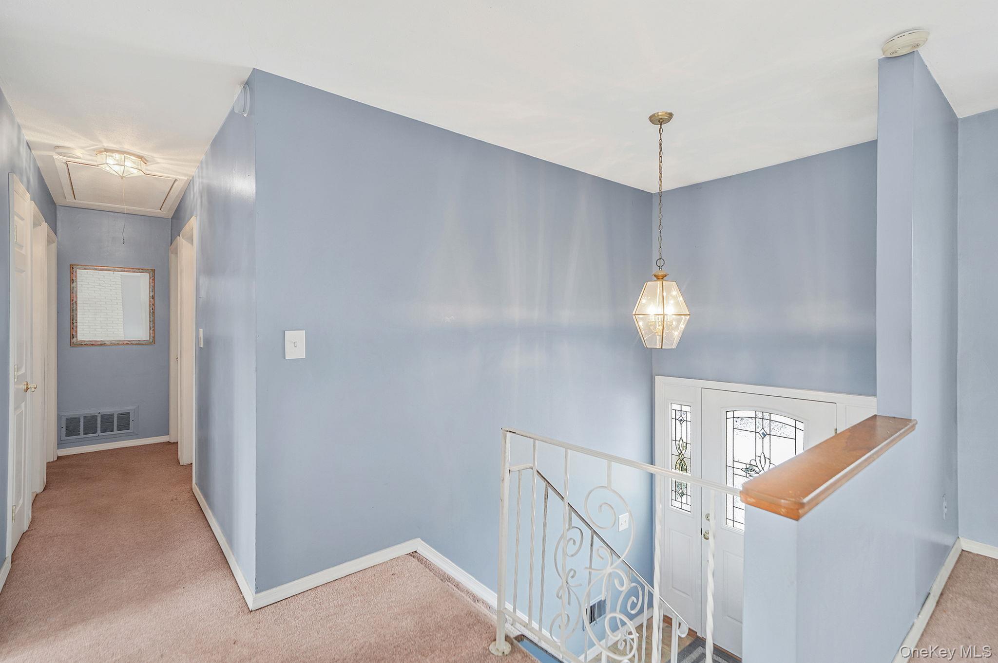 #8 photo, 60 Liberty Avenue, מחוז סאפוק North Babylon , NY 11703