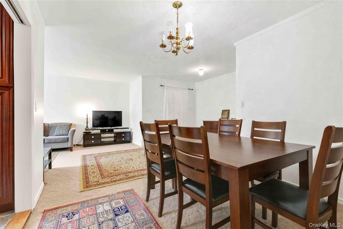 #15 photo, 141-05 Pershing Crescent, Куинс ‖ Briarwood , NY 11435