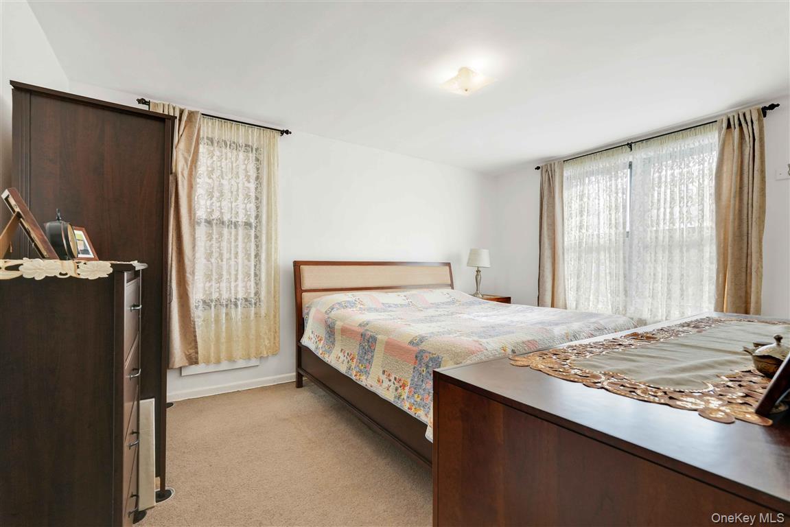 #17 photo, 141-05 Pershing Crescent, Куинс ‖ Briarwood , NY 11435