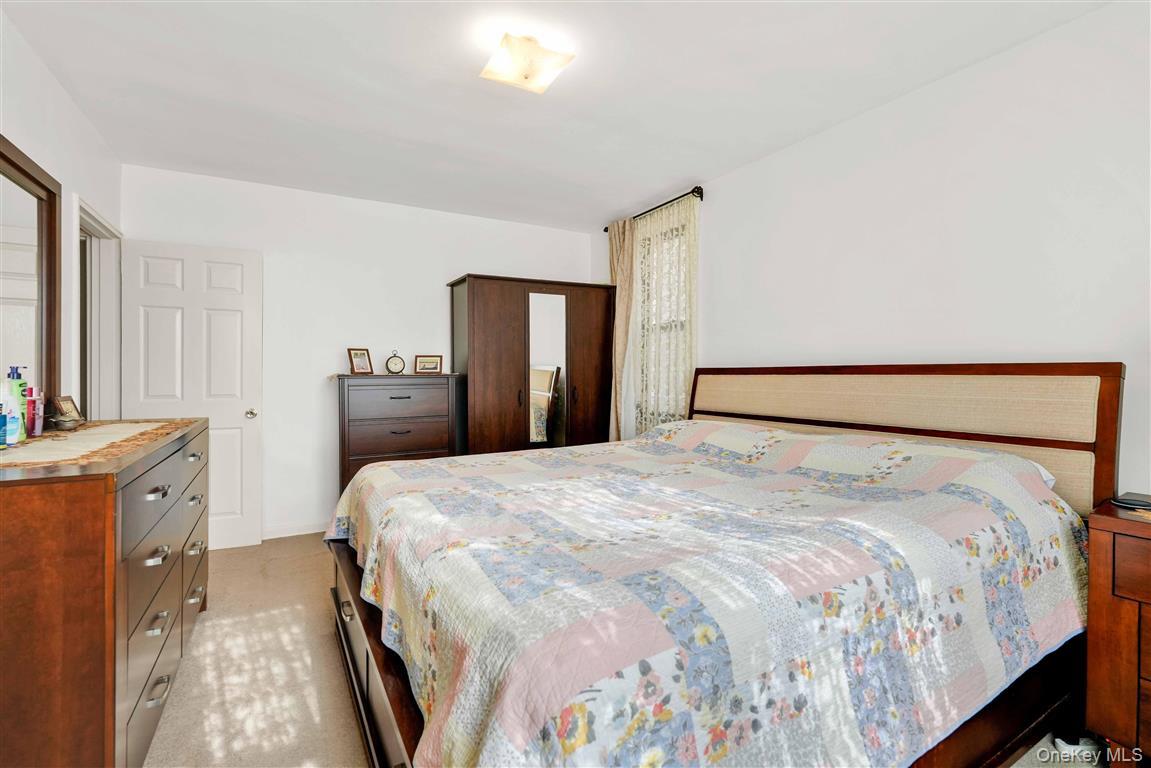 #19 photo, 141-05 Pershing Crescent, Куинс ‖ Briarwood , NY 11435