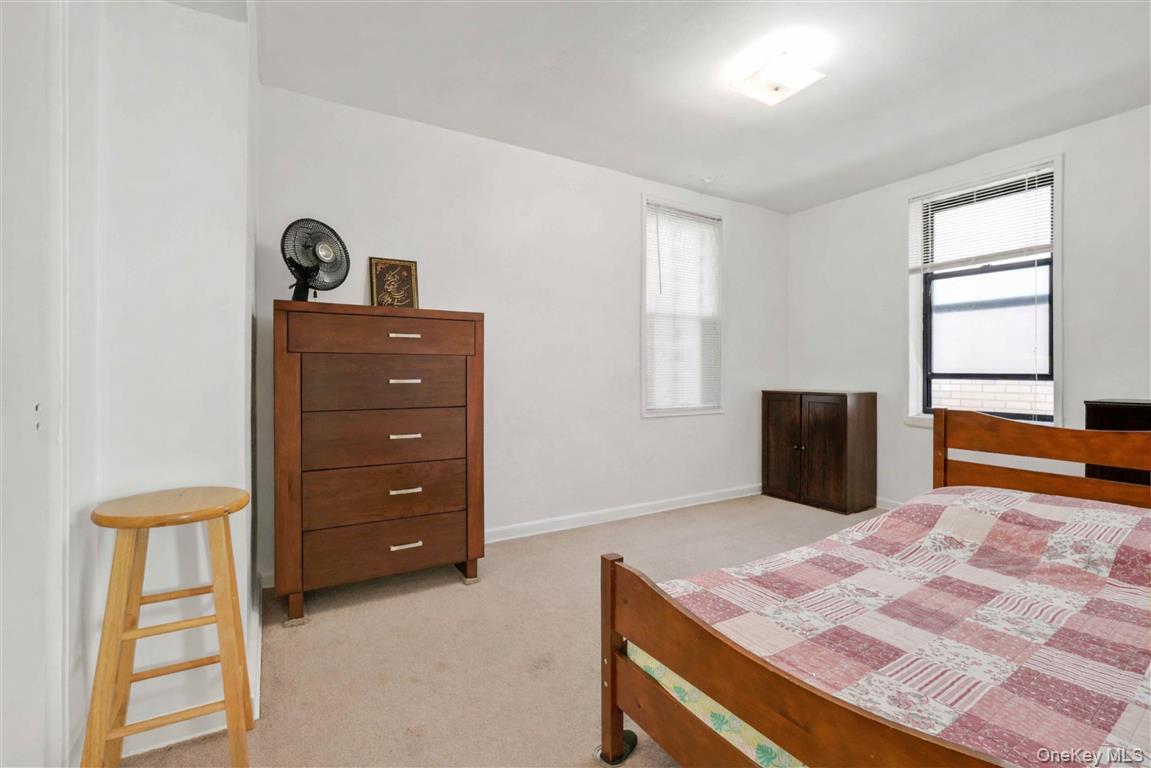 #20 photo, 141-05 Pershing Crescent, Куинс ‖ Briarwood , NY 11435