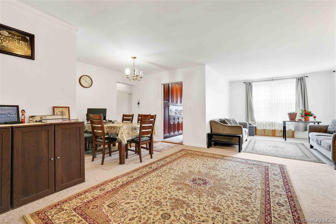 #8 photo, 141-05 Pershing Crescent, Куинс ‖ Briarwood , NY 11435