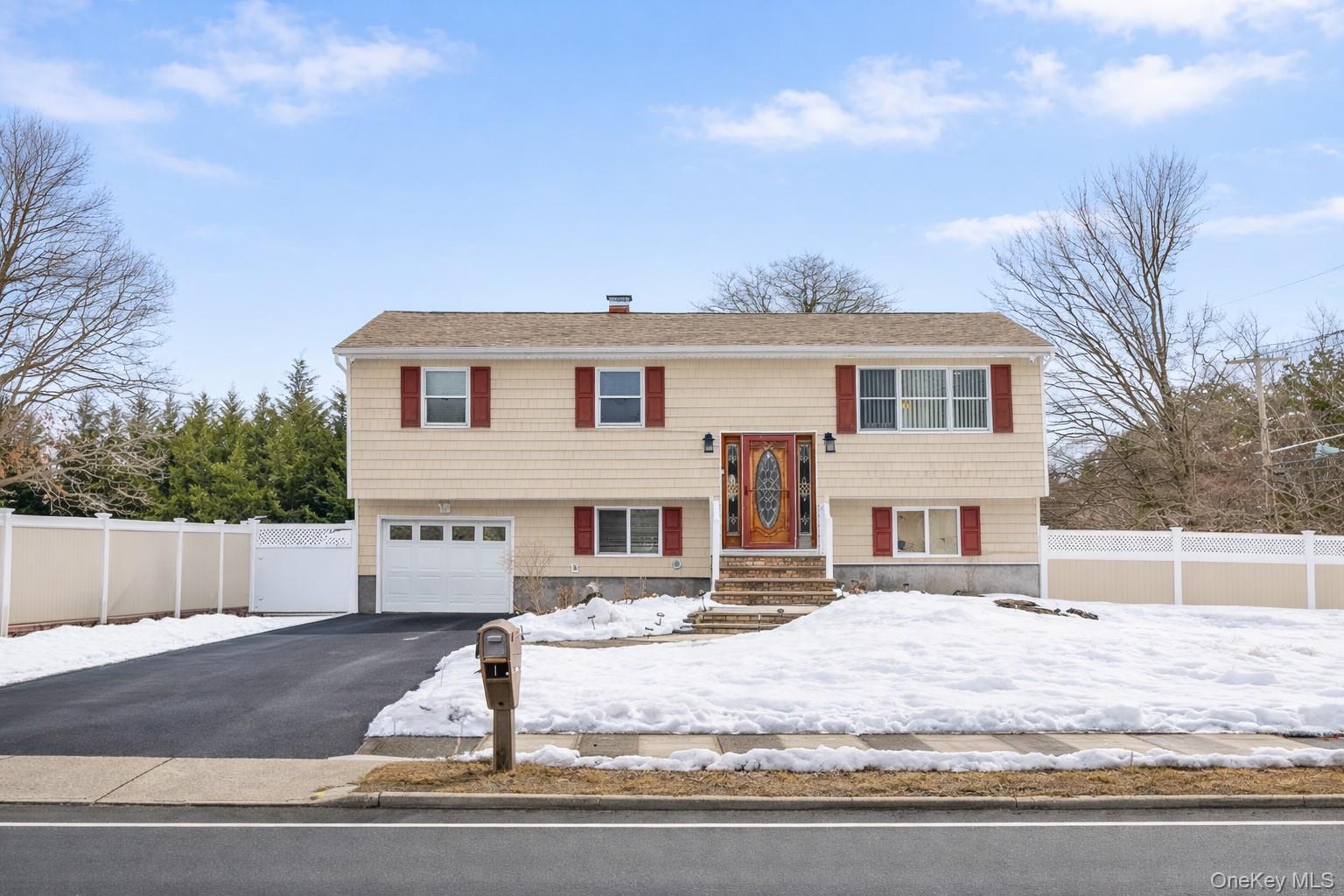 #3 photo, 1682 Church Street, Holbrook , NY 11741