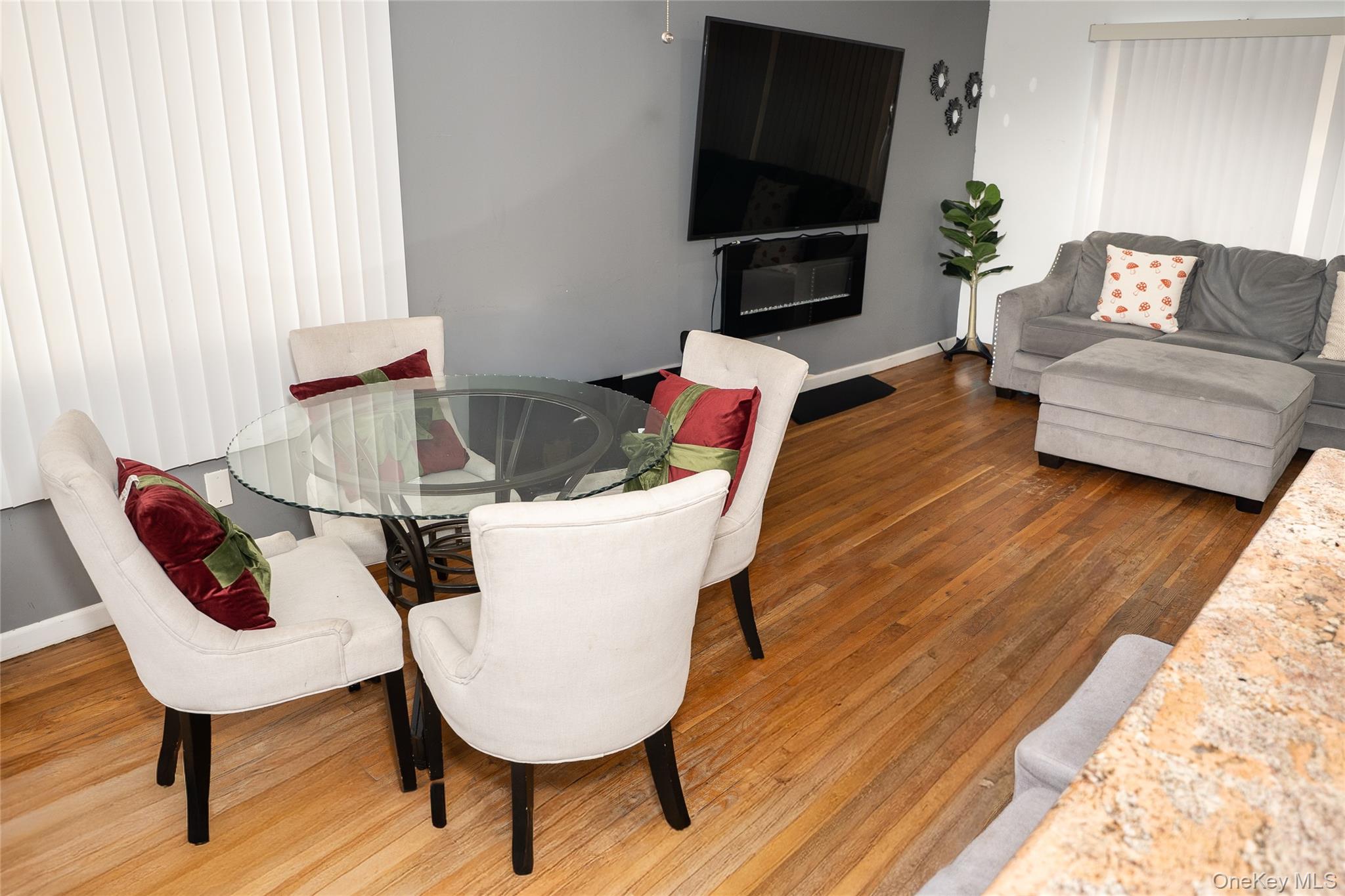 #6 photo, 1682 Church Street, Holbrook , NY 11741