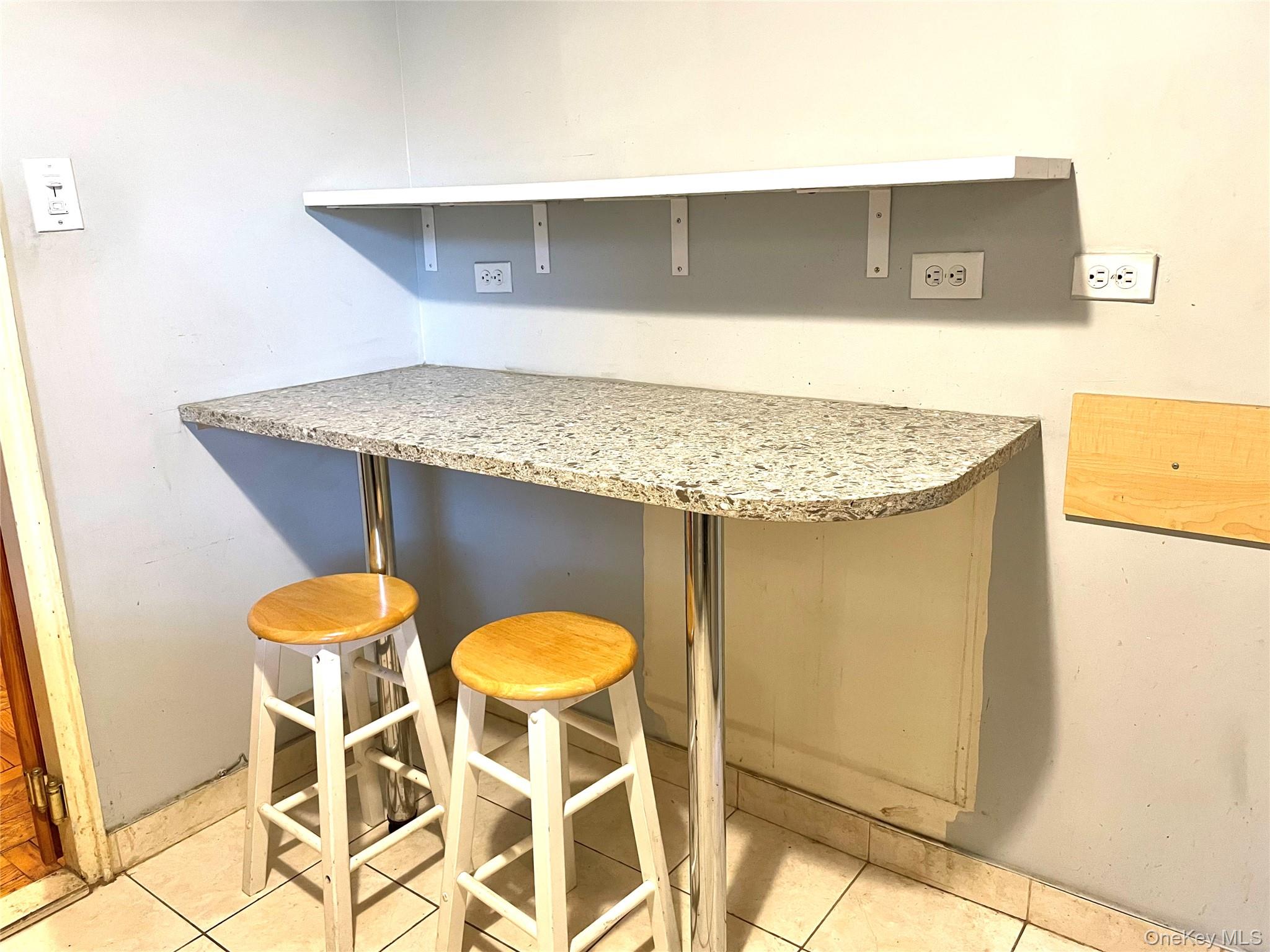 #7 photo, 110-45 Queens BLvd, קווינס Forest Hills , NY 11375