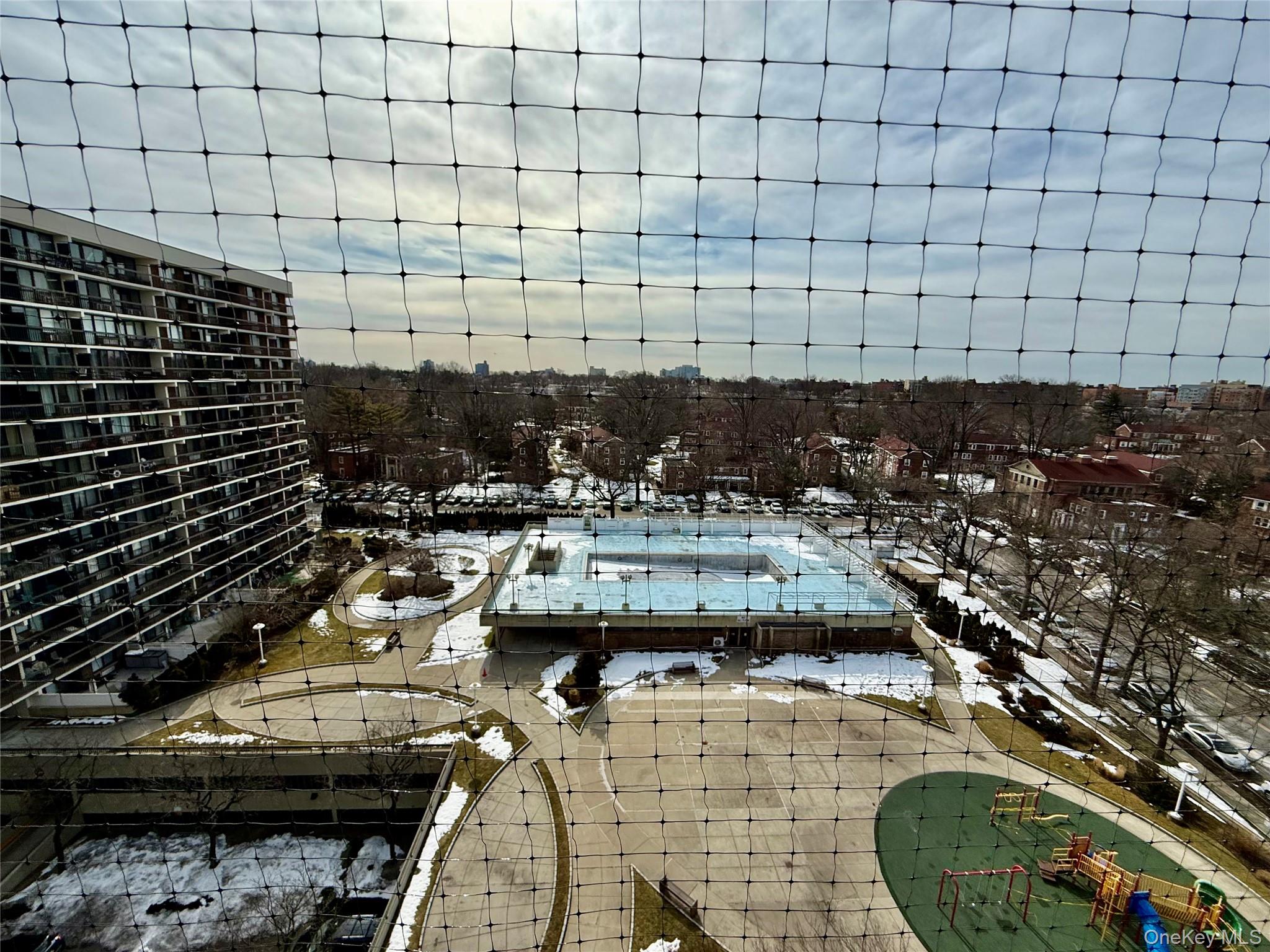 #18 photo, 150-38 Union Turnpike, কুইন্‌স Kew Garden Hills , NY 11367