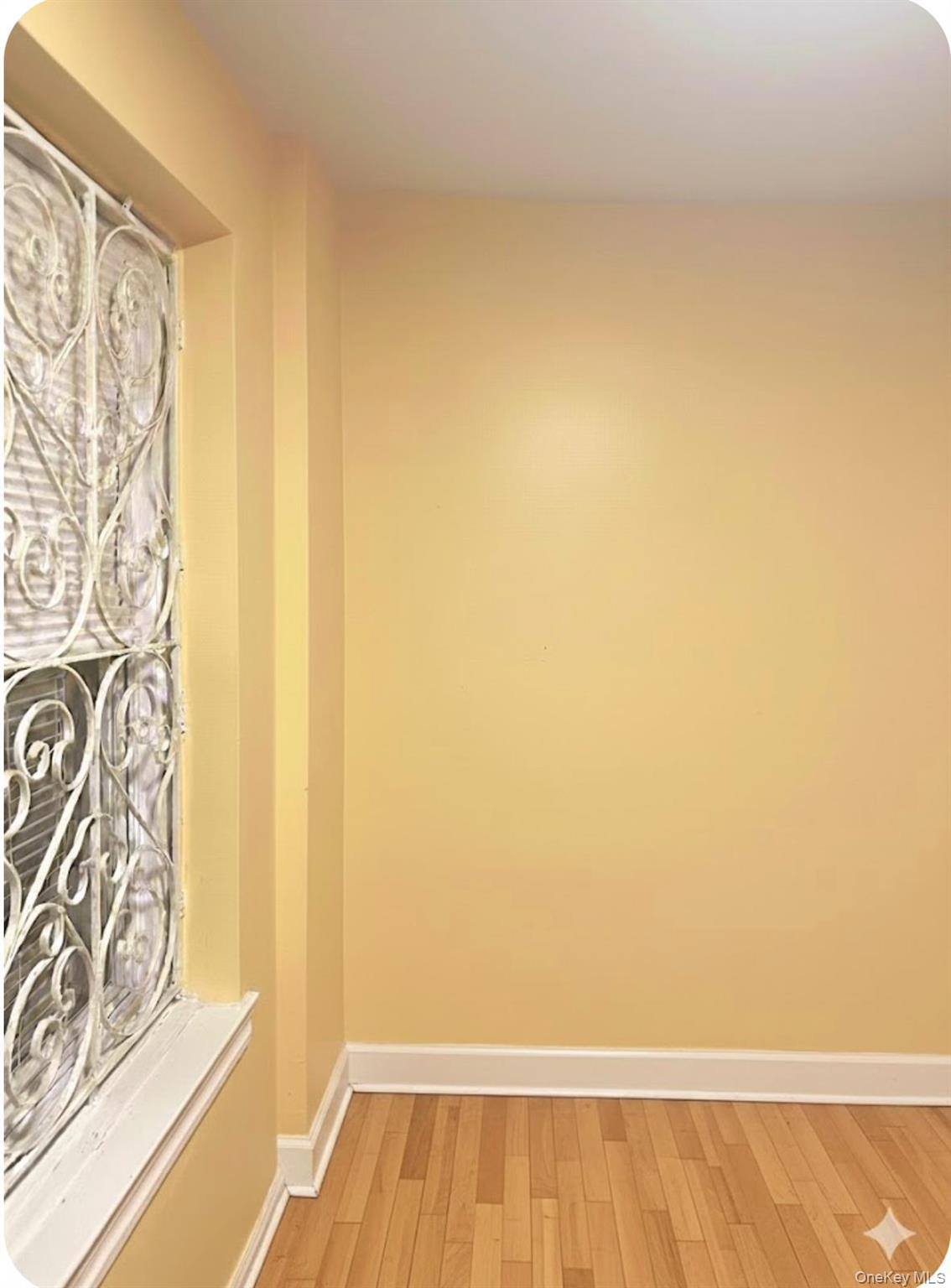 #11 photo, 3558 71st Street, कुईंस Jackson Heights , NY 11372