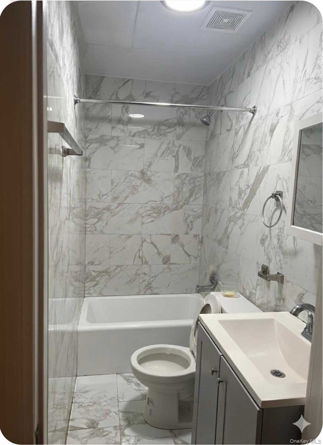 #13 photo, 3558 71st Street, कुईंस Jackson Heights , NY 11372