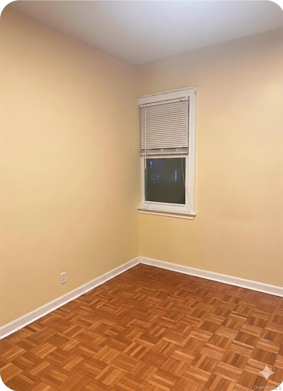 #6 photo, 3558 71st Street, कुईंस Jackson Heights , NY 11372