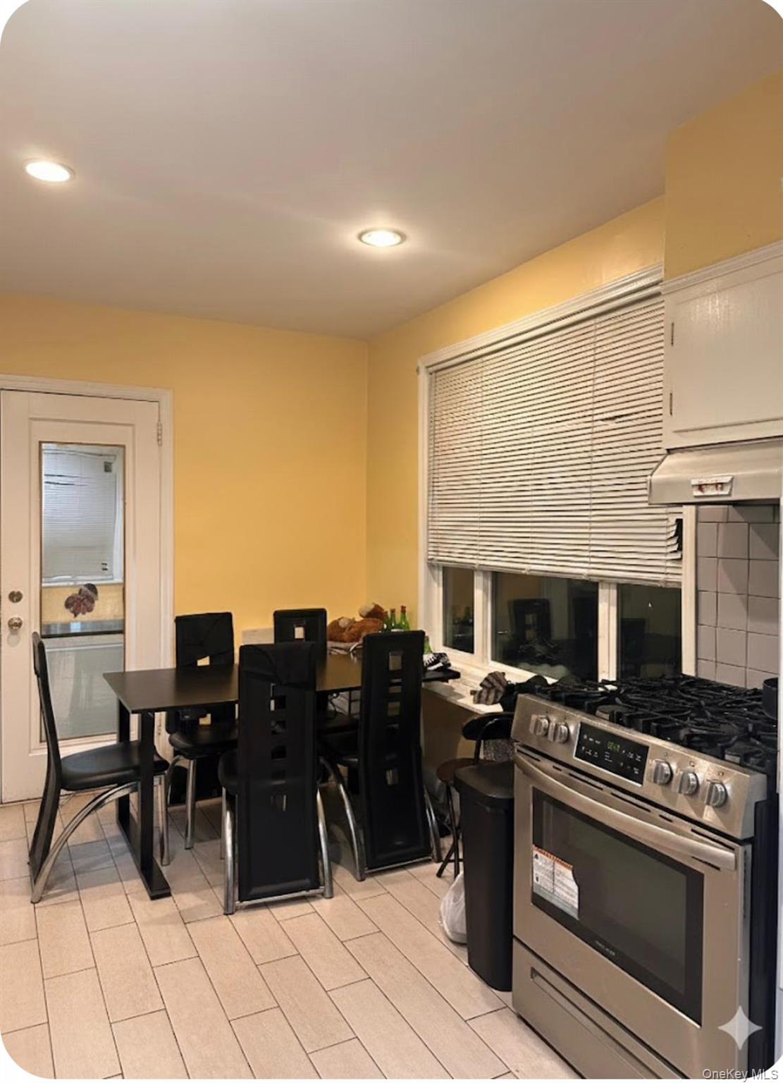 #9 photo, 3558 71st Street, कुईंस Jackson Heights , NY 11372