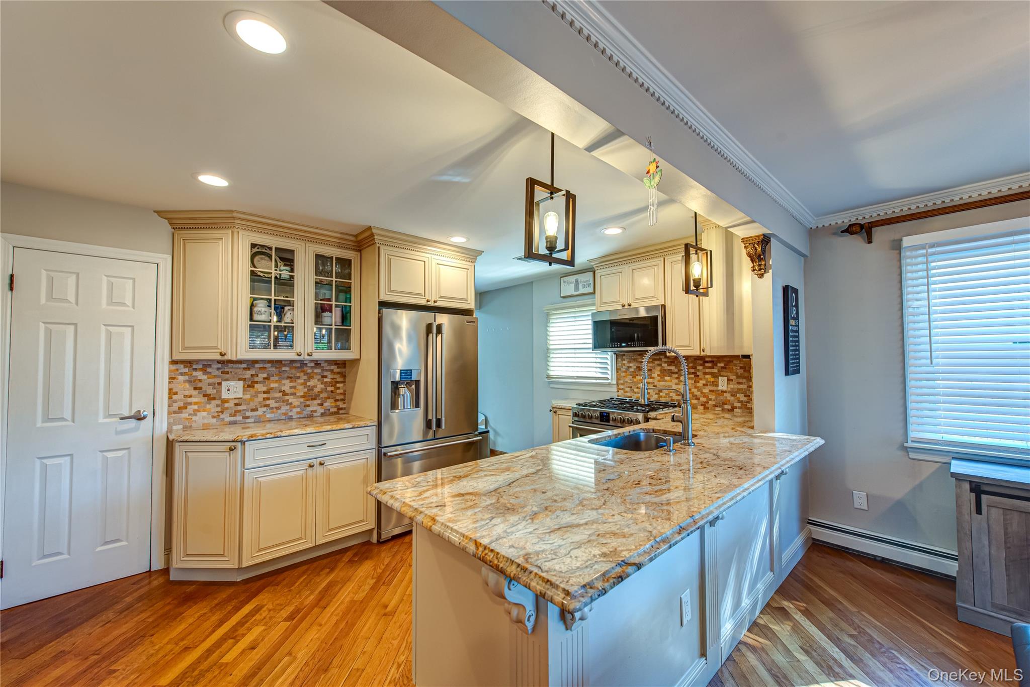 #14 photo, 9 Donna Place, מחוז סאפוק East Islip , NY 11730