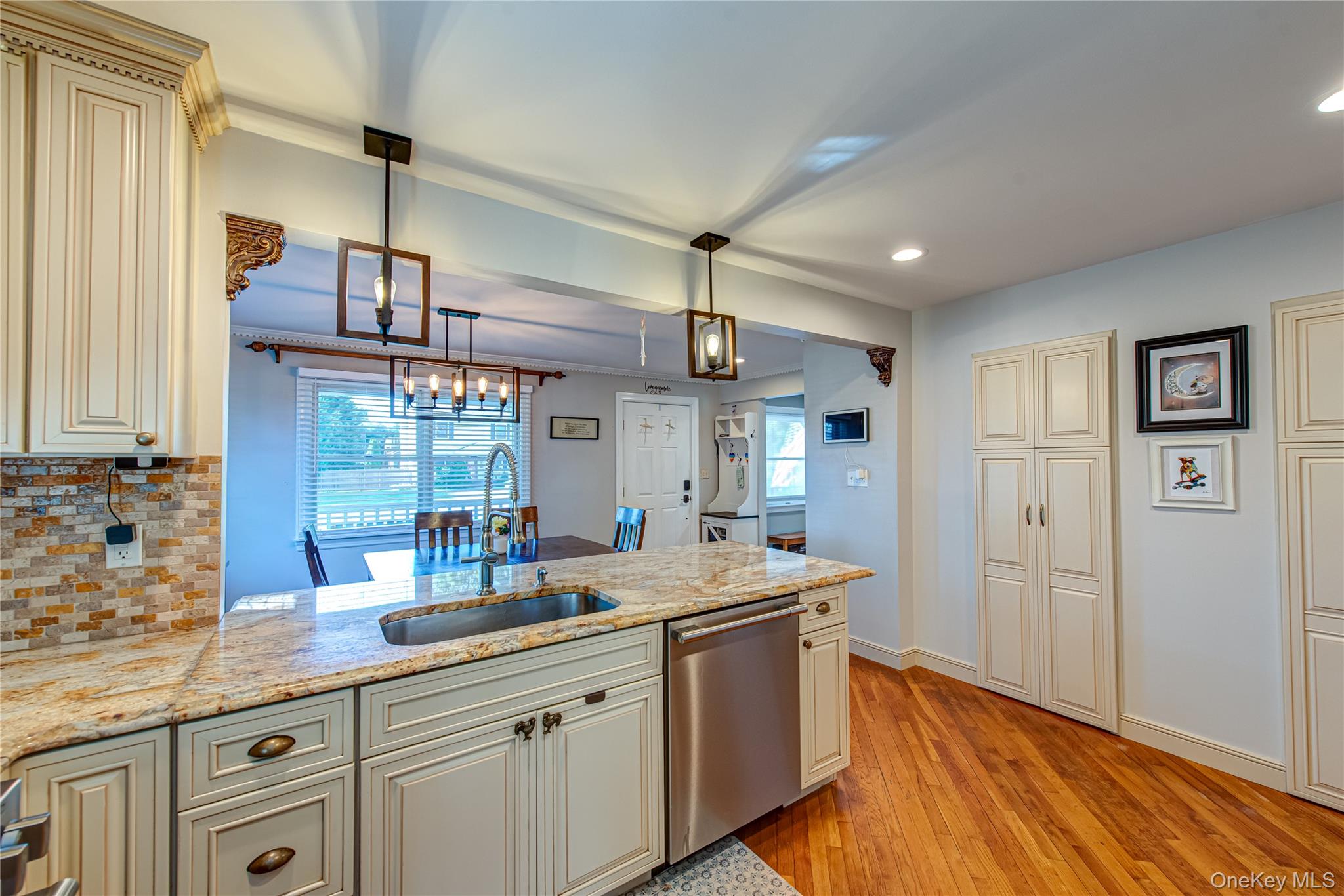 #16 photo, 9 Donna Place, מחוז סאפוק East Islip , NY 11730