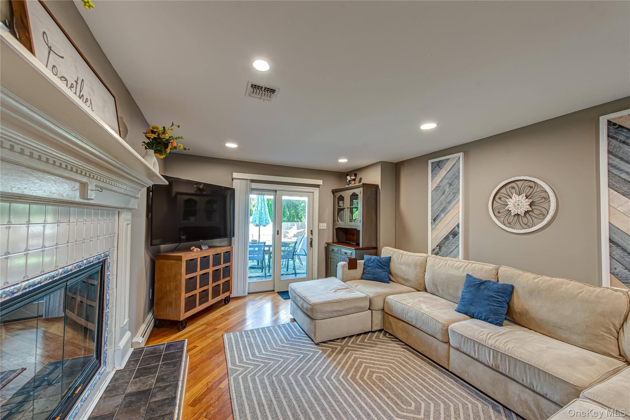 #7 photo, 9 Donna Place, מחוז סאפוק East Islip , NY 11730