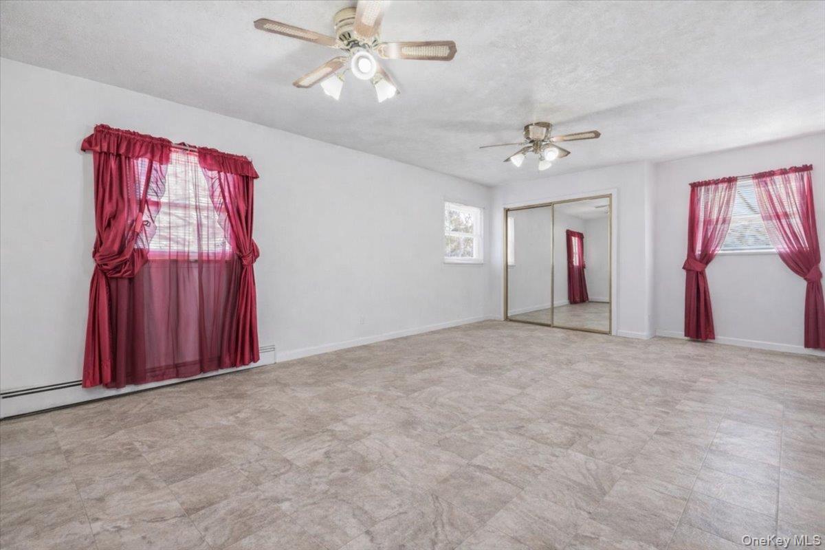 #10 photo, 342 9th Street, מחוז סאפוק West Babylon , NY 11704