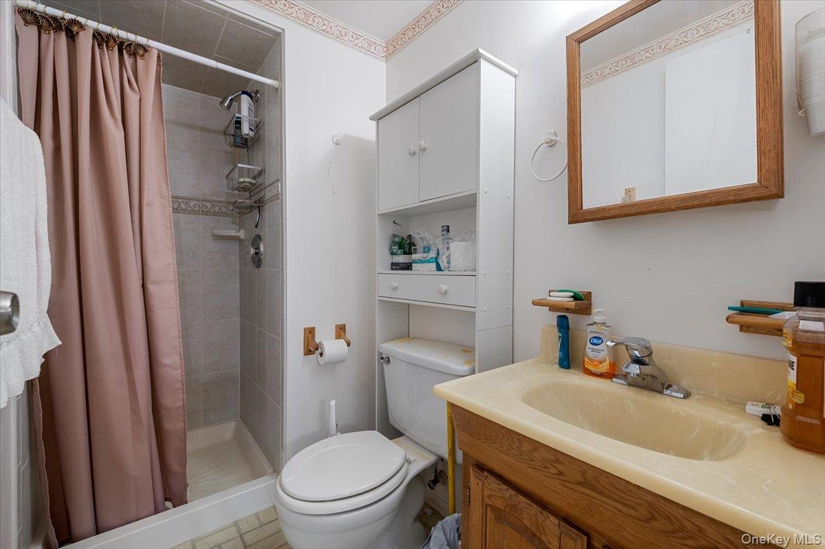 #14 photo, 342 9th Street, מחוז סאפוק West Babylon , NY 11704