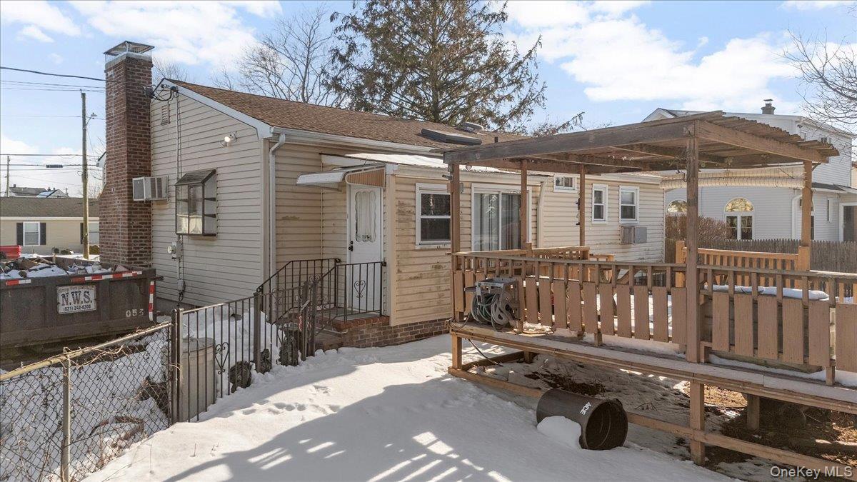 #16 photo, 342 9th Street, מחוז סאפוק West Babylon , NY 11704