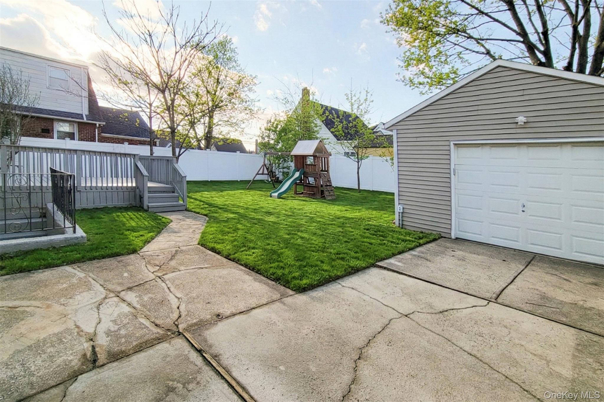 #17 photo, 2409 Lindy Road, Westbury , NY 11590