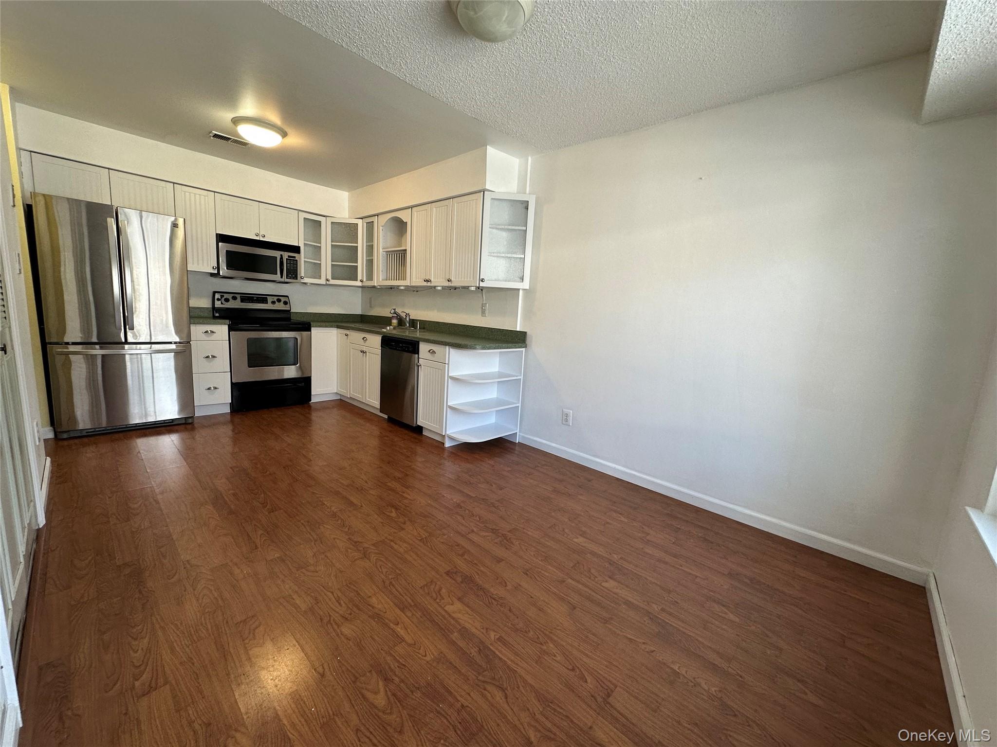 #4 photo, 223 Springmeadow Drive, Holbrook , NY 11741