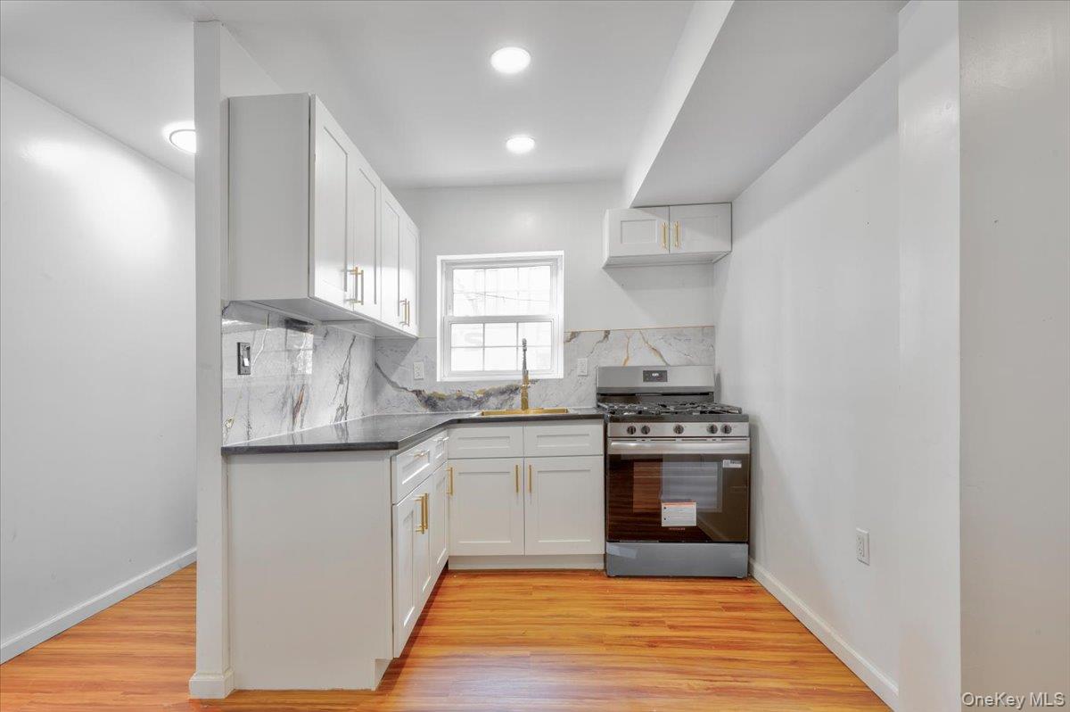 #17 photo, 3523 Laconia Avenue, Bronx , NY 10469