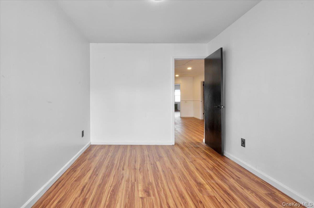 #7 photo, 3523 Laconia Avenue, Bronx , NY 10469