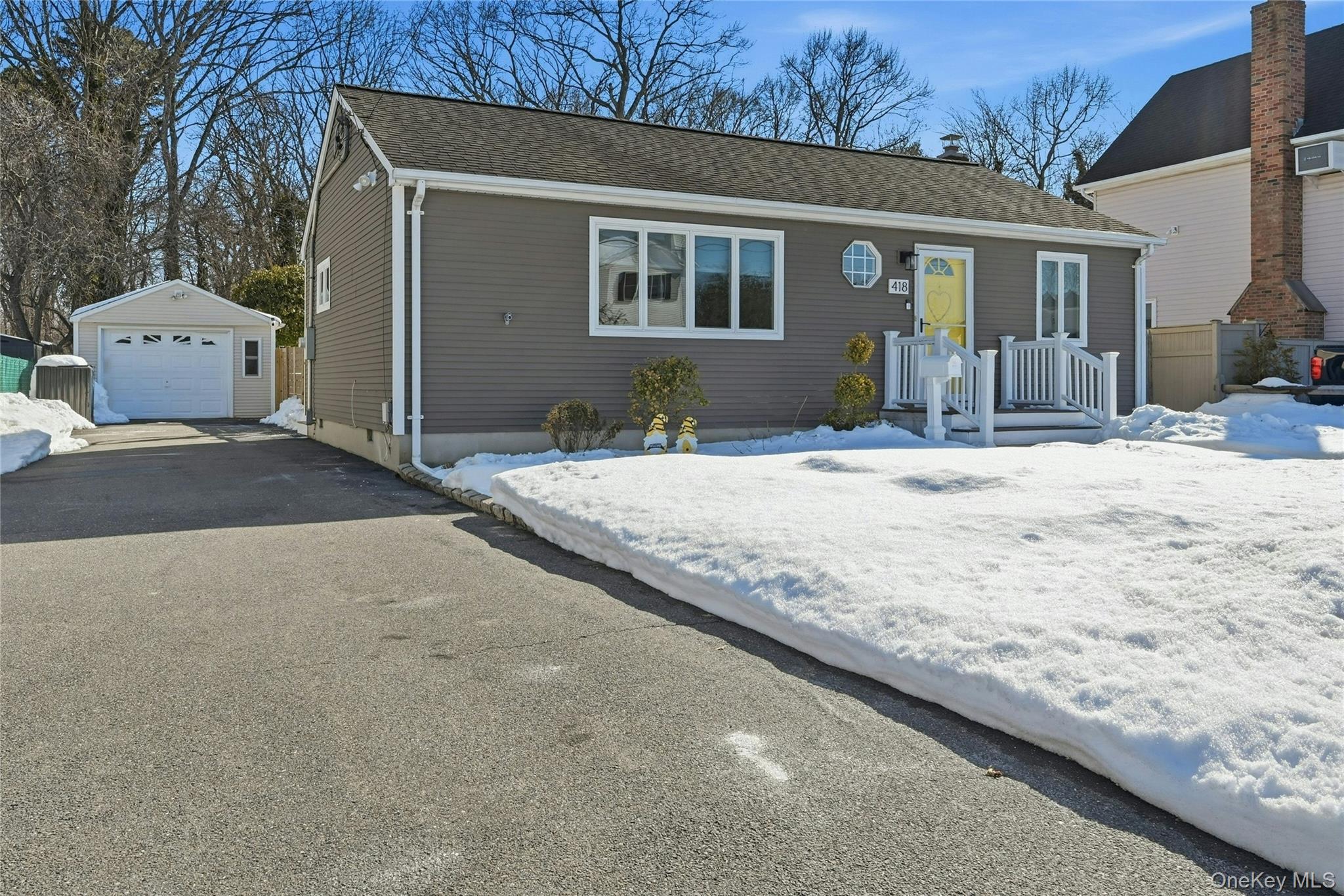 #2 photo, 418 Old Farmingdale Road, West Babylon , NY 11704