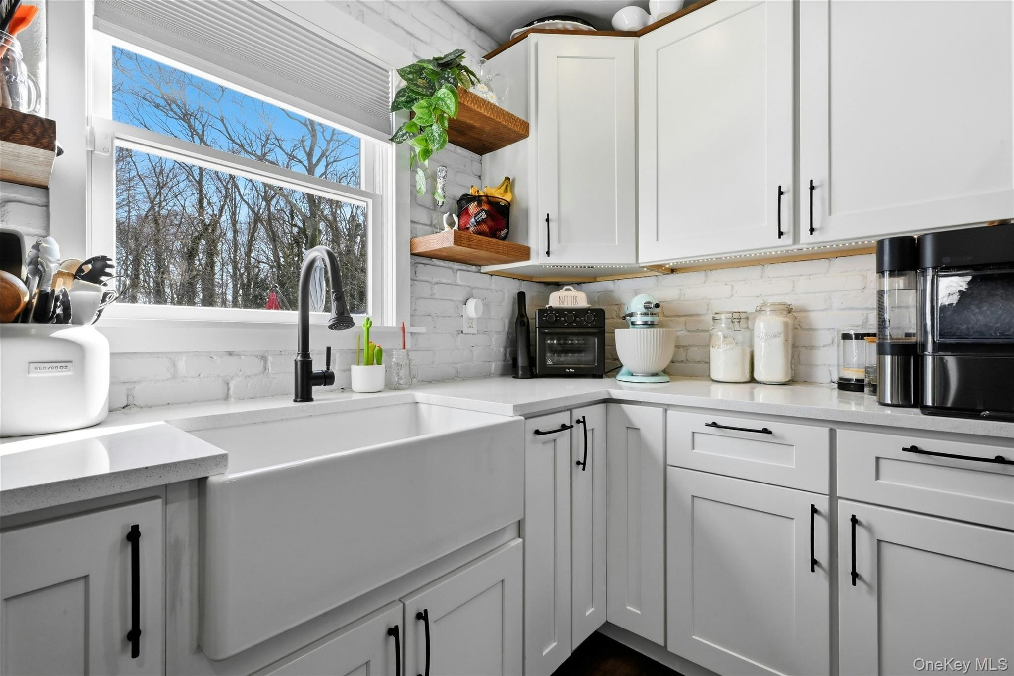 #5 photo, 418 Old Farmingdale Road, West Babylon , NY 11704