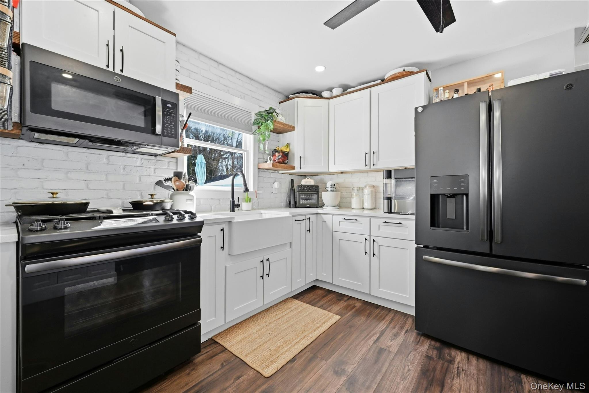 #7 photo, 418 Old Farmingdale Road, West Babylon , NY 11704