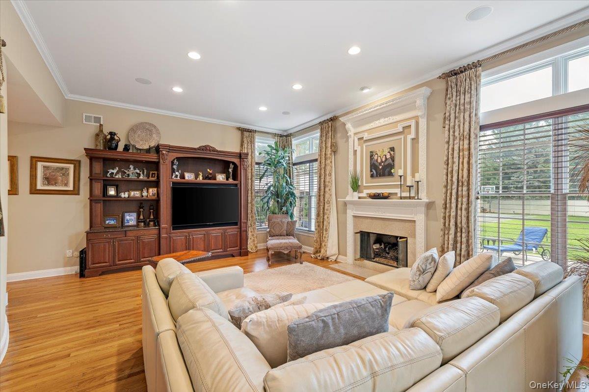 #14 photo, 44 Legends Circle, מחוז סאפוק Melville , NY 11747