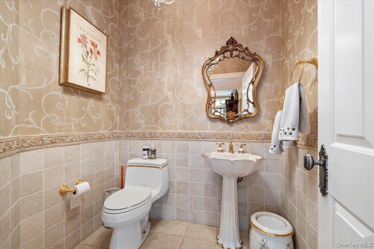 #16 photo, 44 Legends Circle, מחוז סאפוק Melville , NY 11747