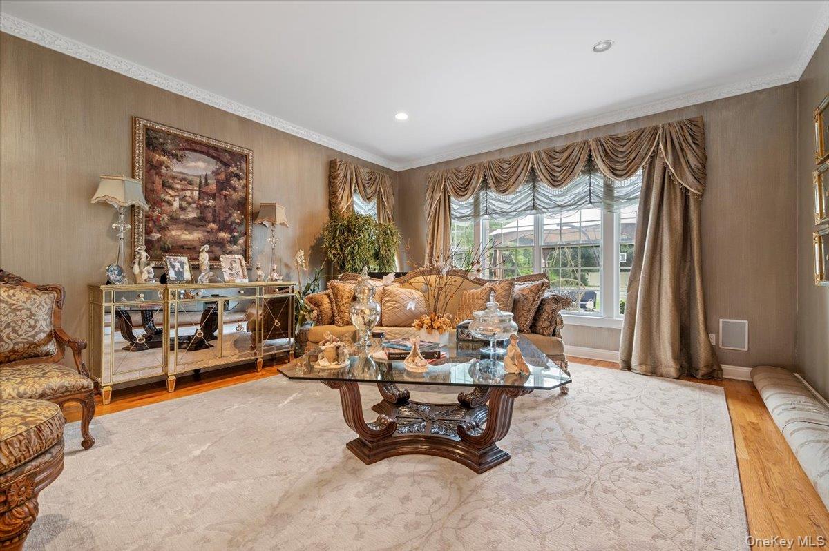 #17 photo, 44 Legends Circle, מחוז סאפוק Melville , NY 11747