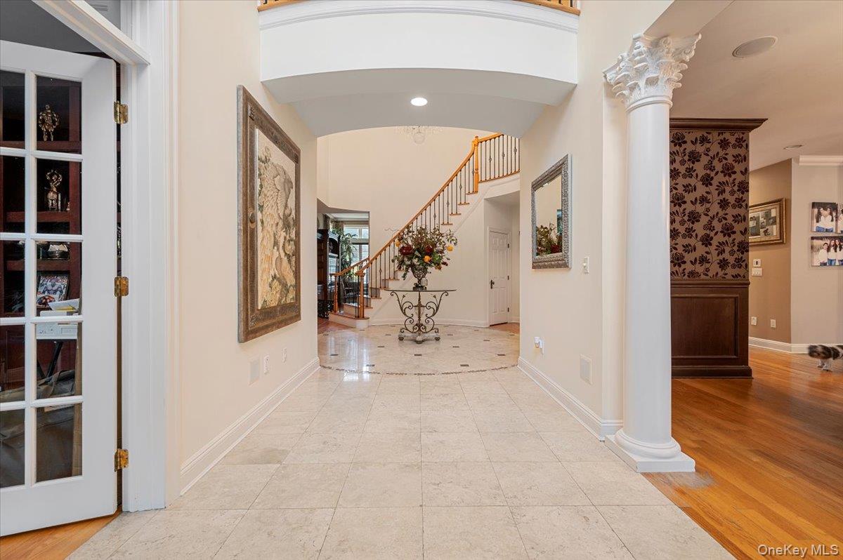 #3 photo, 44 Legends Circle, מחוז סאפוק Melville , NY 11747