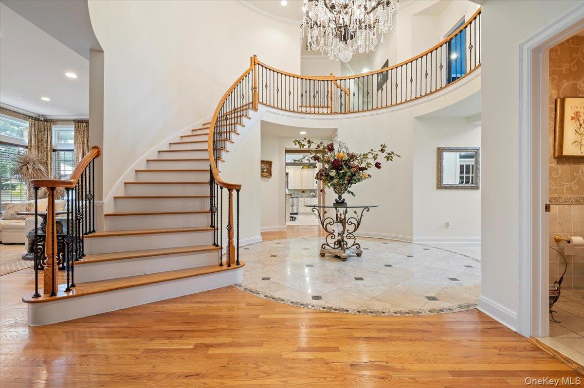 #4 photo, 44 Legends Circle, מחוז סאפוק Melville , NY 11747