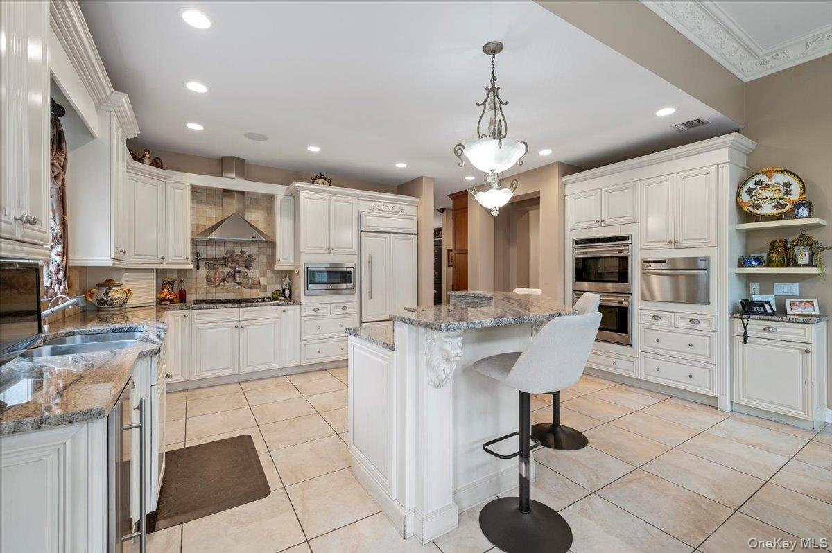 #8 photo, 44 Legends Circle, מחוז סאפוק Melville , NY 11747