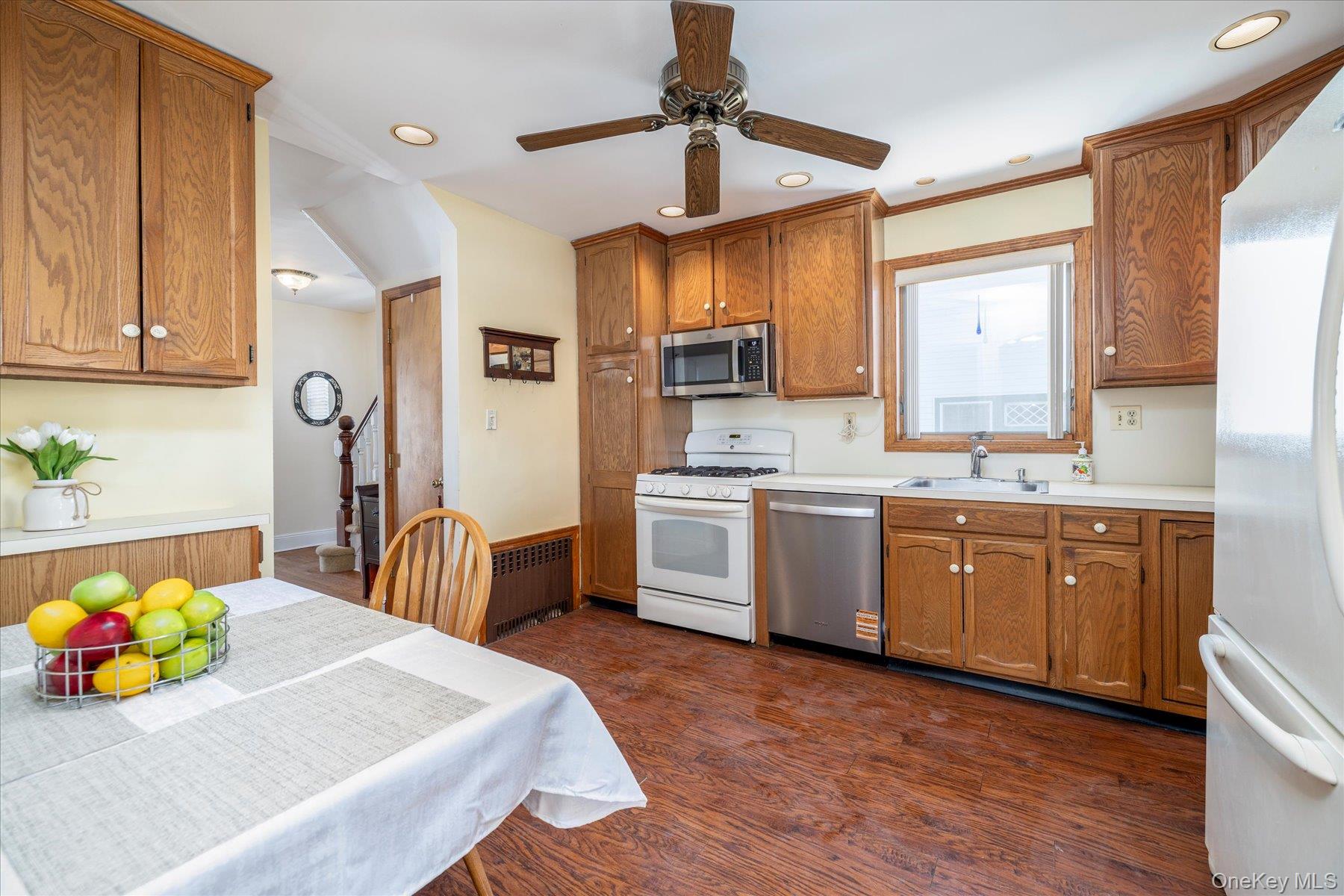 #12 photo, 43 Garfield Place, מחוז נסאו East Rockaway , NY 11518