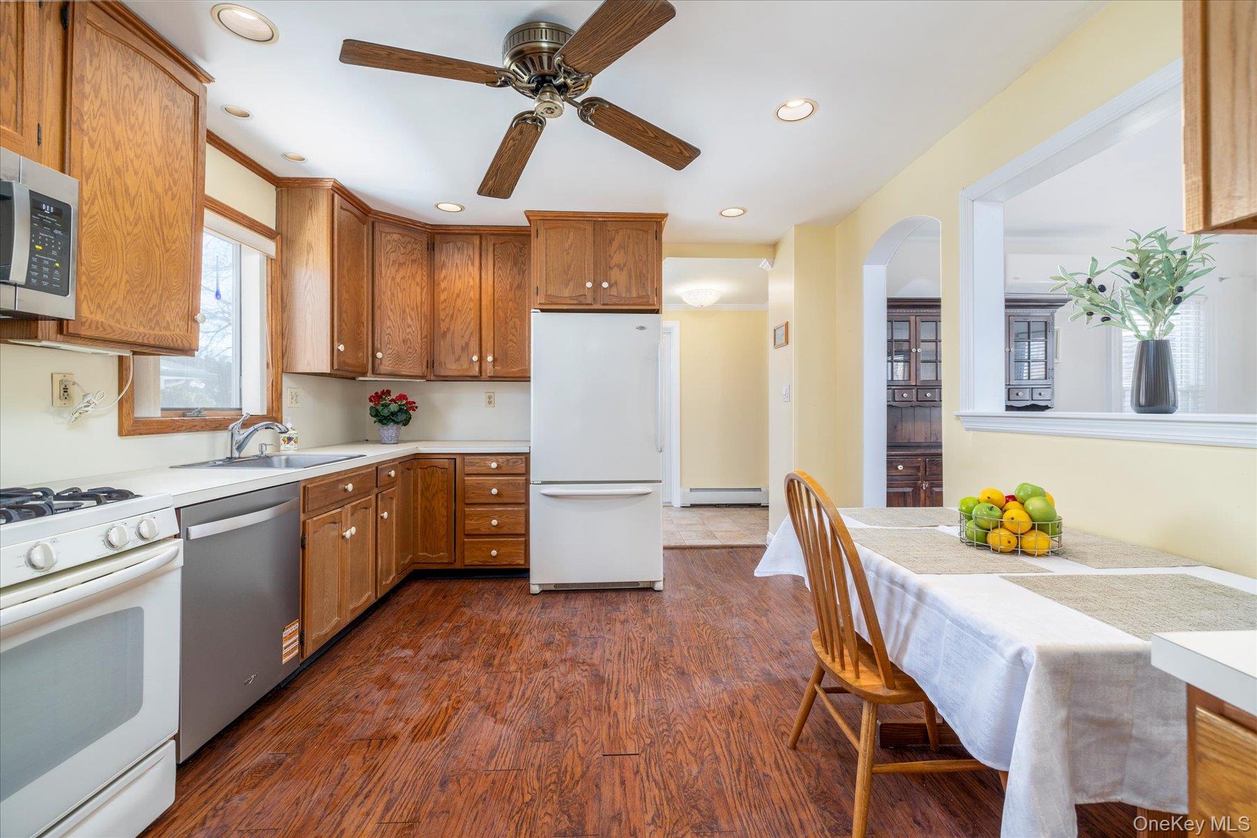 #13 photo, 43 Garfield Place, מחוז נסאו East Rockaway , NY 11518