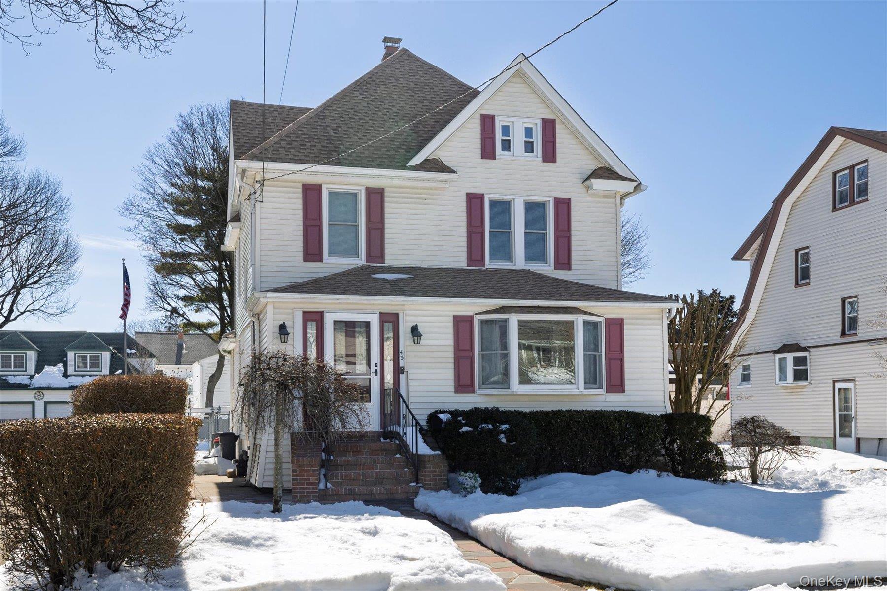 #2 photo, 43 Garfield Place, מחוז נסאו East Rockaway , NY 11518