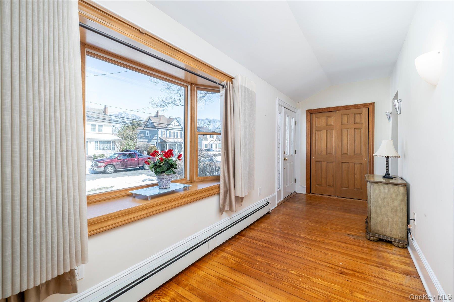 #3 photo, 43 Garfield Place, מחוז נסאו East Rockaway , NY 11518