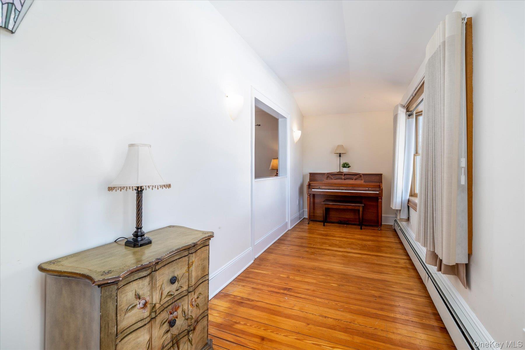 #4 photo, 43 Garfield Place, מחוז נסאו East Rockaway , NY 11518