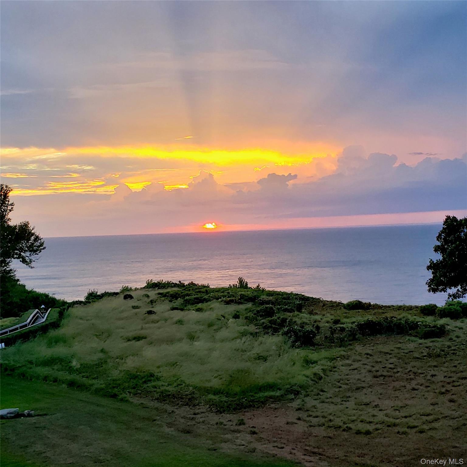 #2 photo, 312 Fox Hill Drive, מחוז סאפוק Baiting Hollow , NY 11933