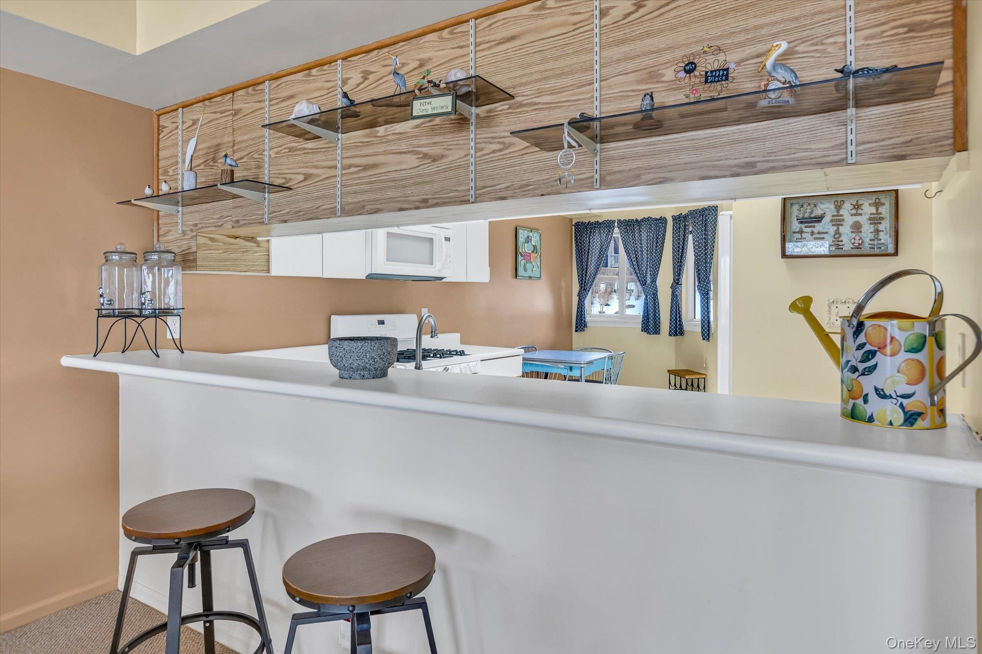 #7 photo, 312 Fox Hill Drive, מחוז סאפוק Baiting Hollow , NY 11933