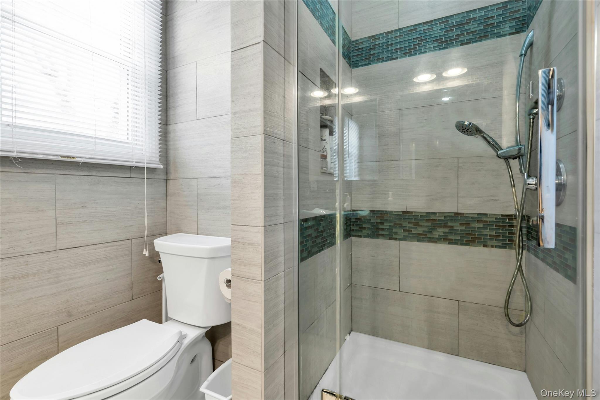 #18 photo, 54 Valleywood Road, מחוז סאפוק Commack , NY 11725