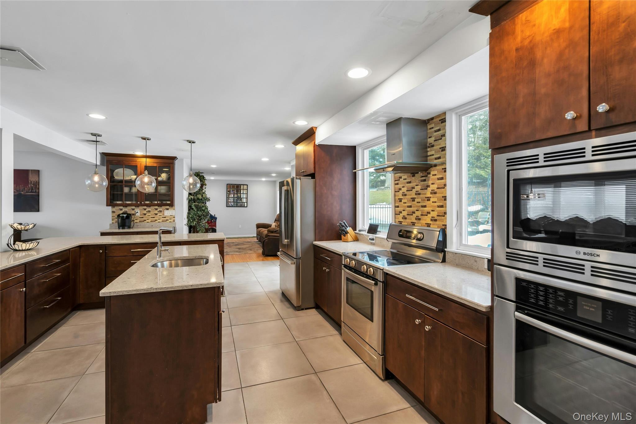 #6 photo, 54 Valleywood Road, מחוז סאפוק Commack , NY 11725