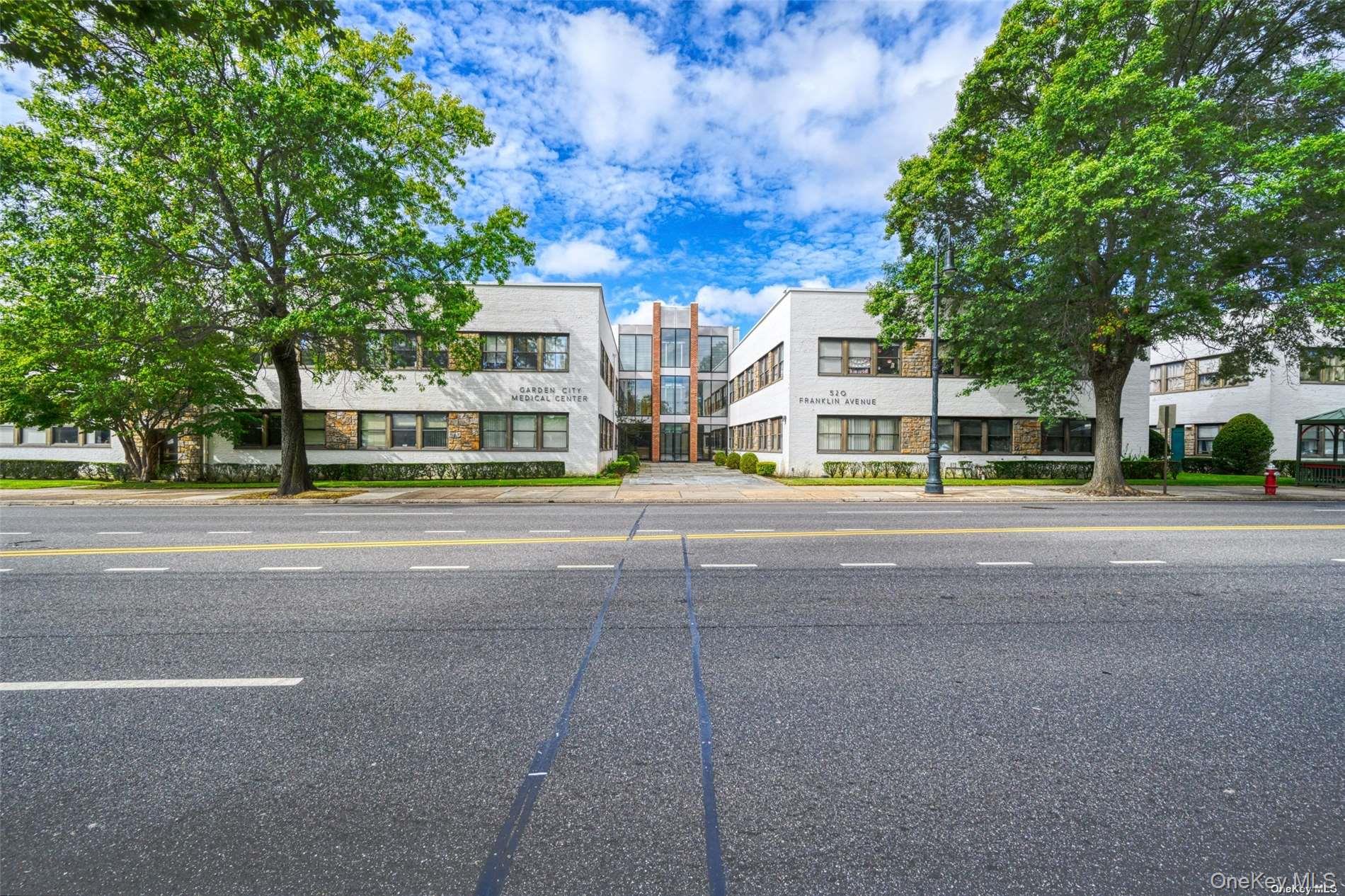 #2 photo, 520 Franklin Avenue, Garden City , NY 11530